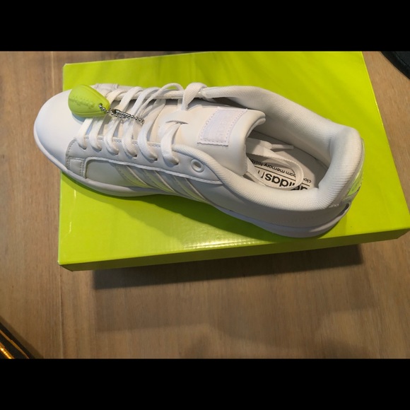 Adidas - Picture 1 of 3